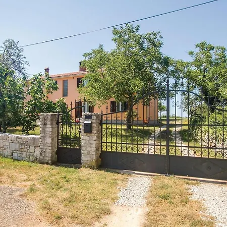 Cozy Home In Marcana With Kitchen