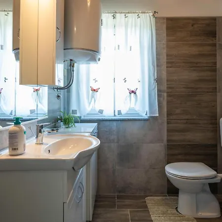 Cozy Home In Marcana With Kitchen Holiday home Marcana