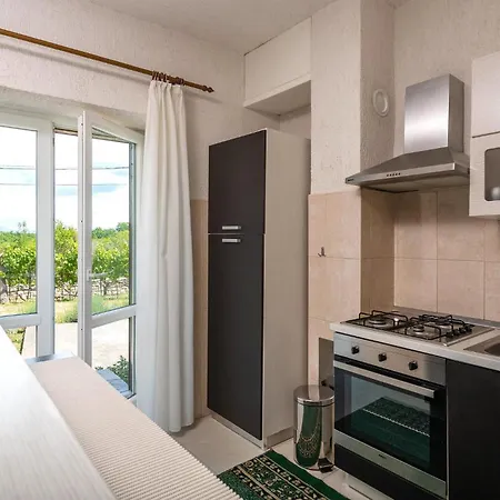 Cozy Home In Marcana With Kitchen Holiday home
