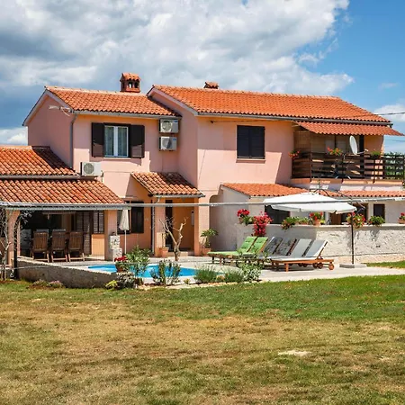 Cozy Home In Marcana With Kitchen Marcana