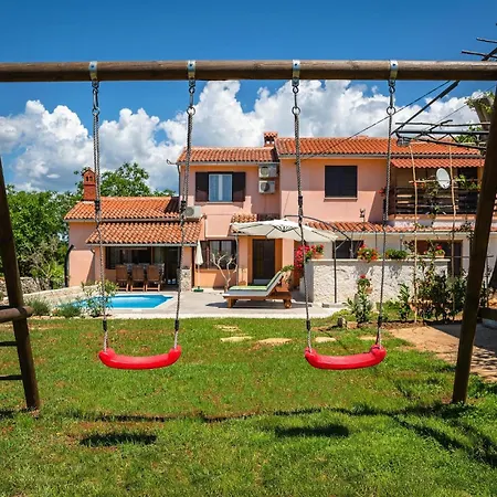 Cozy Home In Marcana With Kitchen Holiday home *